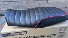 n*e様 【美品中古】CB1100EX　純正シート ホンダ CB1100 シート 純正 中古 バイク 部品 SC65 破れ無し 人気の