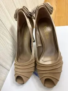 ベージュパンプス リボン付き