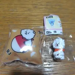 くら寿司　BT21 RJ クッションチャームとフィギュアBC