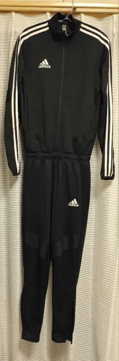 adidasオールインワンツナギジャージのサムネイル