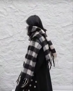 黒と白のチェック マフラー ロング ストール　モノトーン