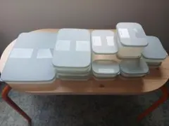 Tupperware 保存容器セット まとめ売りのサムネイル