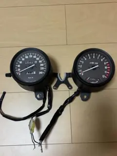 当時物新品、XJ400Z用 スピードメーター 本体 180km/h表示 当時物新品、XJ400ZS用 スピードメーター 本体 180km/h表示 - メルカリ