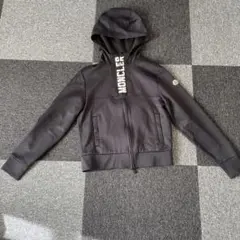 MONCLER ブラック フード付きパーカー