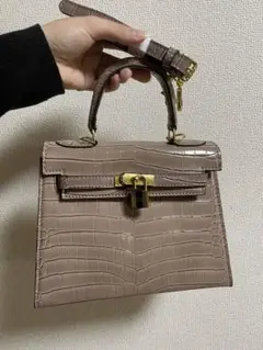 ベージュ クロコダイルバッグ　ハンドバッグ