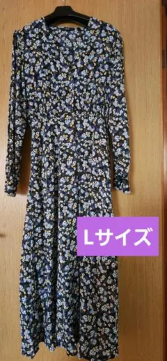 美品 ユニクロ　プリントVネック フレアワンピース　ｌサイズ