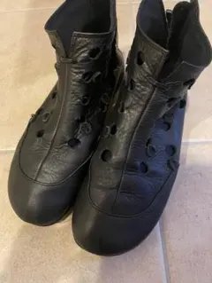 センソユニコ　t.b. 黒 レザー 穴あきデザイン ブーティ　サイズ24.5