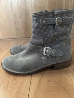 海外で購入！UGG ブルーグレー スエード ショートブーツ　中敷きムートン！