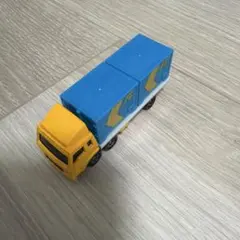 トミカ コンテナトラック　廃盤　FUSOのサムネイル