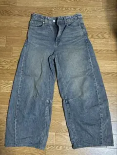 ジーユー バレルレッグジーンズ