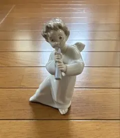 置物　ドイツの伝統ある名窯「フュルステンベルク」 天使の磁器製置物 フィギュリン 陶器ドイツの伝統ある名窯「フュルステンベルク」 天使の磁器製置物