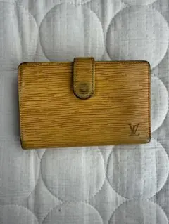 LOUIS VUITTON エピ 二つ折り財布 イエローのサムネイル