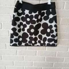 新品 エイチアンドエムH&M 花柄 ミニスカート XS