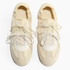H&M新作　フラットスニーカーのサムネイル