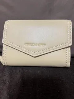 美品CHARLES & KEITH 三つ折り財布 ベージュ