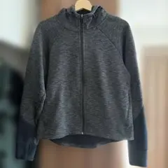 PUMA フード付きジャンパー　レディースM