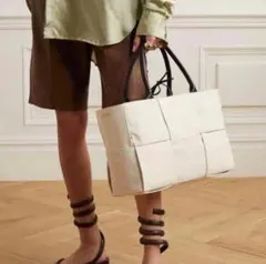 BOTTEGA アルコトート キャンパス ミディアムのサムネイル