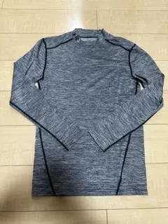 アンダーアーマー 長袖アンダーシャツ グレー