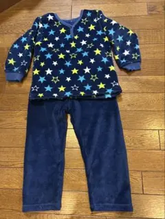 ★ 裏起毛長袖パジャマ　 120 男の子　星柄