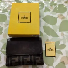 FENDI 二つ折り財布 ズッカ柄 箱付き