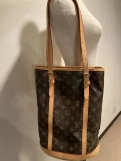 ヴィトン バケツバッグ 新品未使用品　美品　ポーチ付き　バケットバッグ