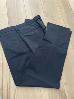 ユニクロ　ネイビー ストライプ 感動パンツ　スラックス