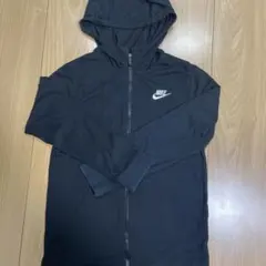 Nike ナイキ　薄手　ブラックパーカー 150センチ