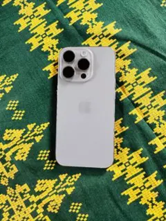 iPhone 15 Pro 256GB 美品 バッテリー84% 動作良好