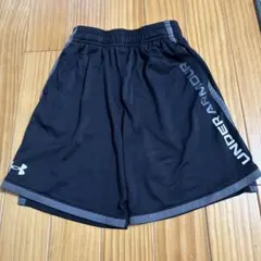 UNDER ARMOUR ブラック ハーフパンツ 140cm
