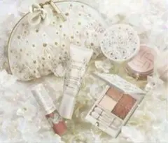 2025年最新】コスメデコルテ クリスマスコフレ ショッパーの人気