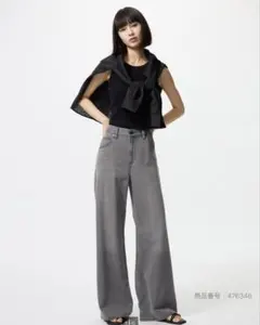 ユニクロ　ドレープワイドフレアジーンズ グレー　26