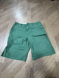 OLD NAVY BROKEN-IN KHAKI SHORTS 32のサムネイル