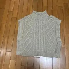 美品Rafaef ケーブル編みニットベスト 4L ベージュ