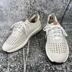 新品同様 クラークス レザースニーカー パンチング アイボリー