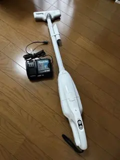 【中古】MakitaCL106FD カプセル式掃除機本体 バッテリー付クリーナー 中古】MakitaCL106FD カプセル式掃除機本体 バッテリー付クリーナー