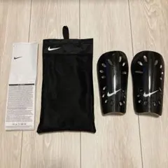 Nike ブラック シンガード 収納袋付き