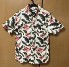 NEWERAニューエラ半袖 アロハシャツ　 ボタニカルホワイト系 メンズ Ｓのサムネイル