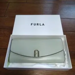 W*s様 FURLA ライトグリーン 長財布