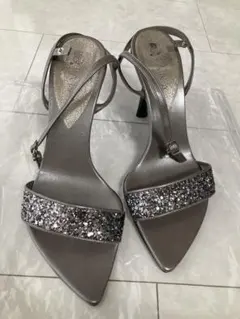 ダイアナ シルバーラメ ストラップサンダル