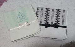 【美品】rebecca taylor♡レース＆リボンタオルハンカチ2枚セットのサムネイル
