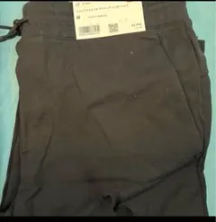 ユニクロ　ウルトラストレッチアクティブジョガーパンツ