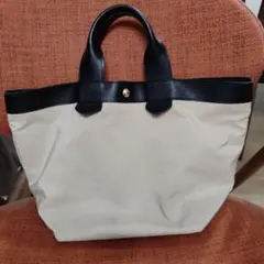 【美品】ベージュと黒のトートバッグ