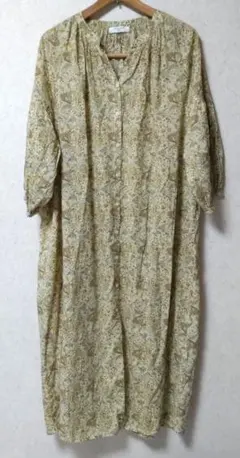 サマンサモスモス　ロングワンピース　総柄　未使用に近い　フリーサイズ　前ボタン