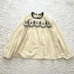 サマンサモスモス 長袖 胸元スカラップ刺繍 ブラウス 生成り レースカラー F