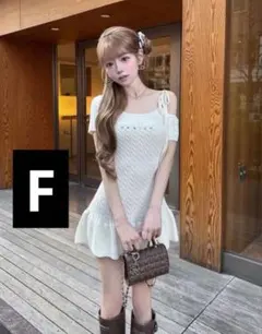 Darich ロゴケーブルワンショルニットミニワンピース　Fのサムネイル