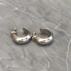 シルバー フープ ピアス 両耳用 クレセント ハーフムーン シルバー 鏡面仕上げ
