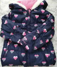 カーターズ　ネイビーとピンクのハート柄デザイン　ダウンコート