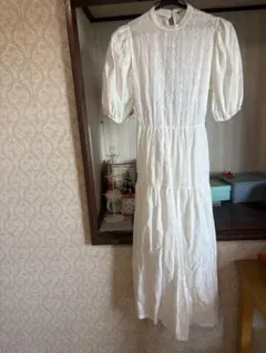 ZARA 刺繍入りホワイト半袖シャツワンピース