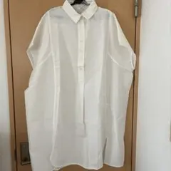 新品 ホワイト 半袖シャツ ブラウス ONE SIZEのサムネイル