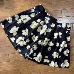 HUDSON honey フレアショートパンツ M 花柄 ネイビー